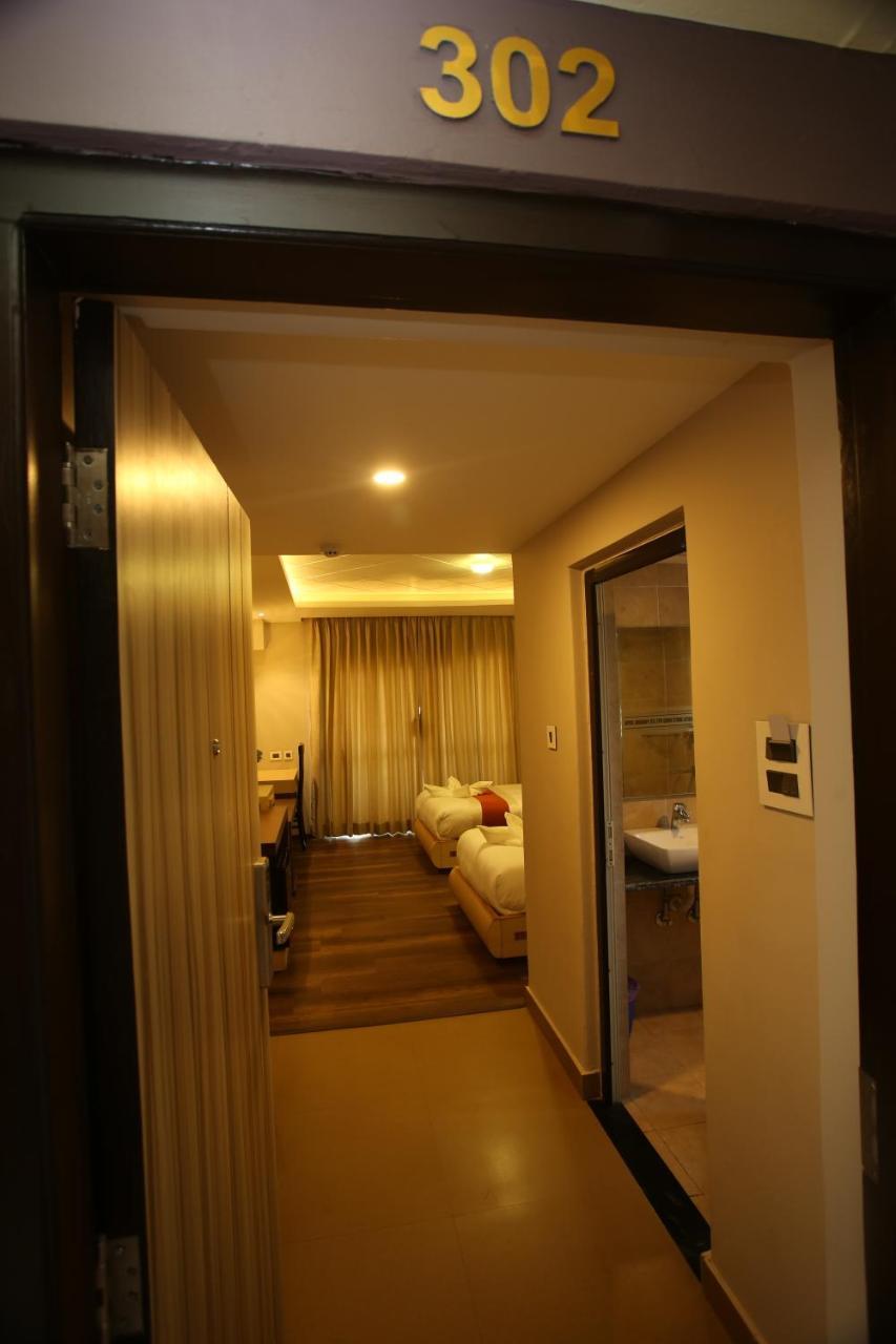 Hotel White Himal Pokhara Exterior foto
